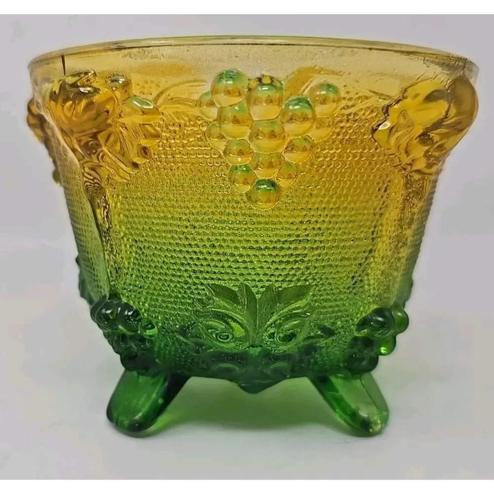 Vintage Carnival Glass footed Bowl Green Yellow Glass‎ Grapes U247